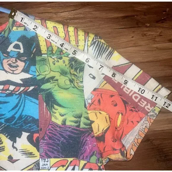 Marvel Comics Super Hero Colorful Graphic PrintCrew Neck T-Shirt Size Medium